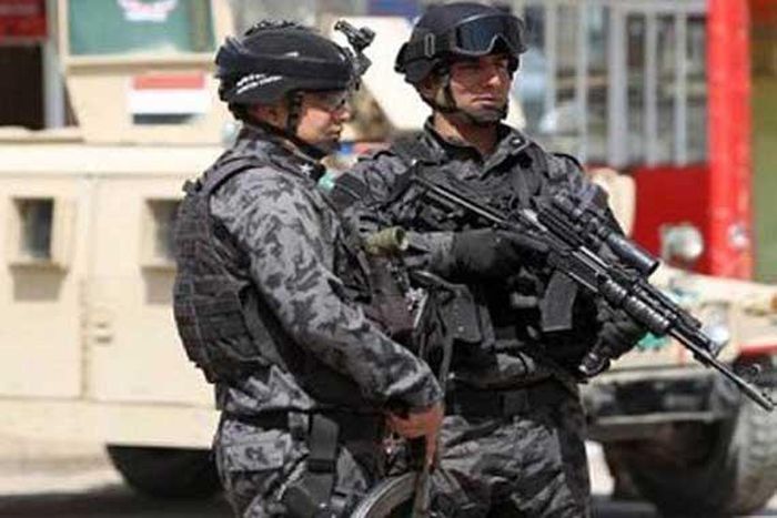 Suicide bomber kills three, wounds 27 in central Baghdad