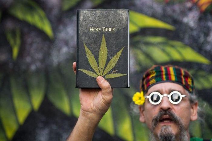 This church lets its members smoke marijuna during sermon