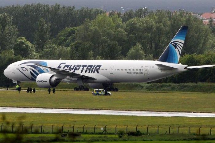 Egypt says seven people remain on hijacked plane