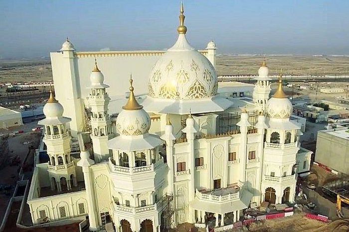 ___5076010___https:______static.pulse.com.gh___webservice___escenic___binary___5076010___2016___5___25___20___Bollywood+Parks