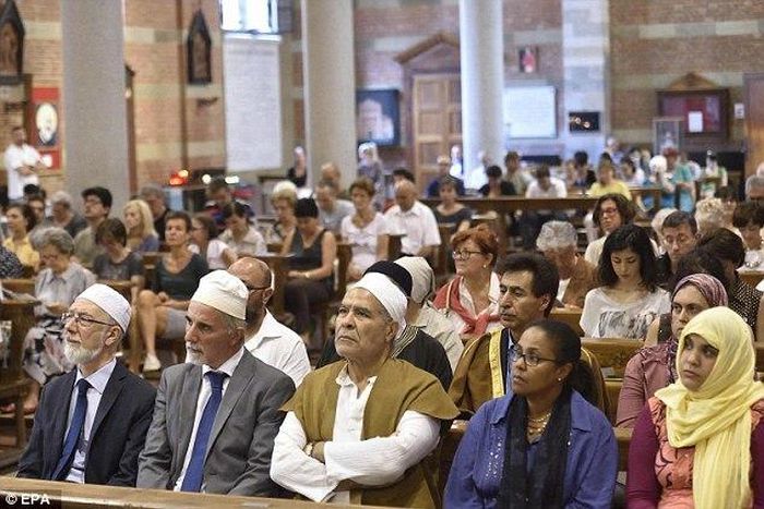 Muslims show support for Christian lives by attending Mass