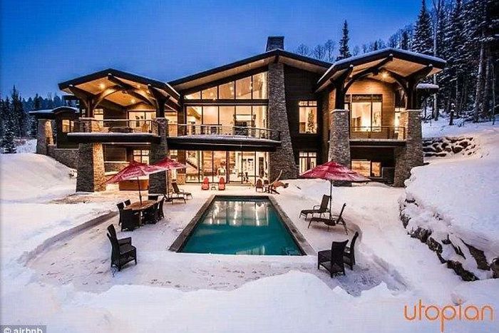 Aaron Paul 's $5k-a-night mansion