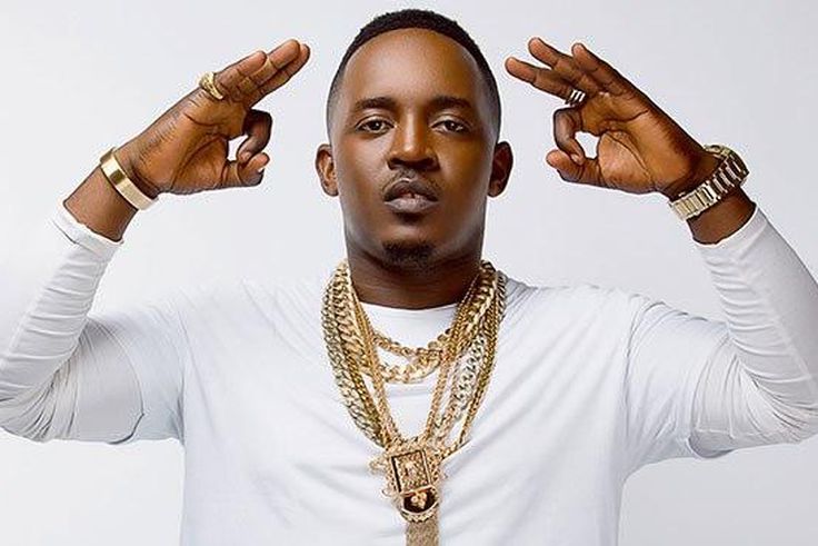 M.I Abaga doing the 'Ok' sign