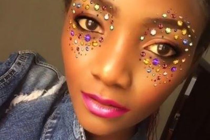 Simi birthday face glow