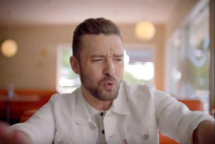 Justin Timberlake revives white denim