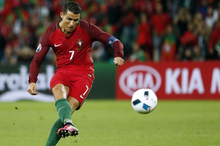 ___5155992___https:______static.pulse.com.gh___webservice___escenic___binary___5155992___2016___6___16___16___cristianoronaldo-cropped_16ln084eojmrf1060i6dhjwad7