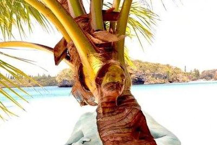 Nicolle Vanessa creates art using naked models as canvases