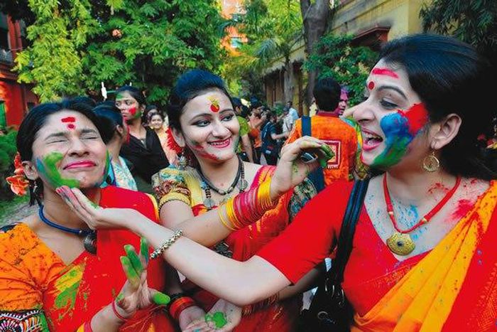 ___5312547___https:______static.pulse.com.gh___webservice___escenic___binary___5312547___2016___7___27___11___At-one-of-the-festivals-in-India