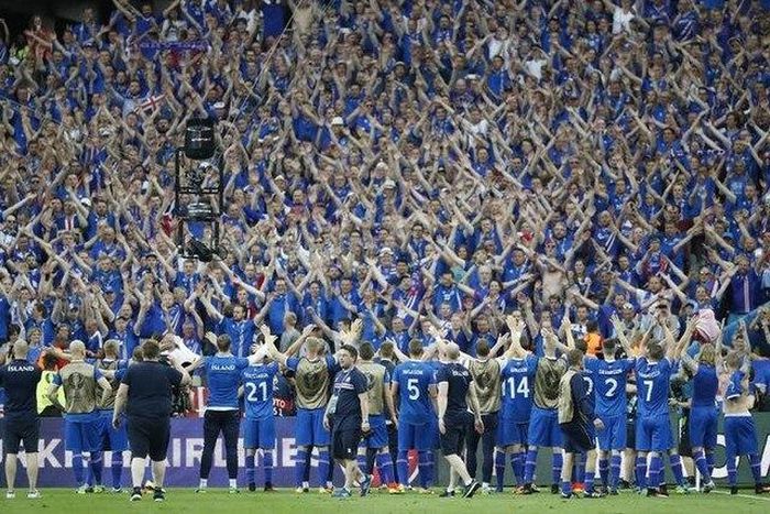 Icelanders celebrate soccer side's French fairytale