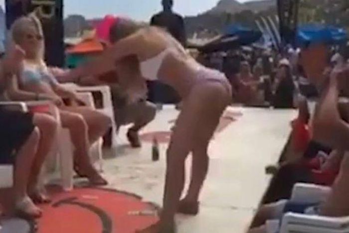 Miss Clarissa twerking