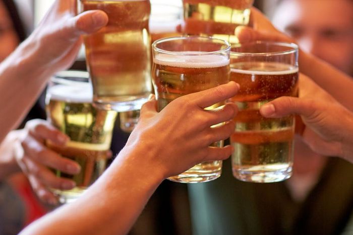 10 good, healthy reasons to drink a little alcohol