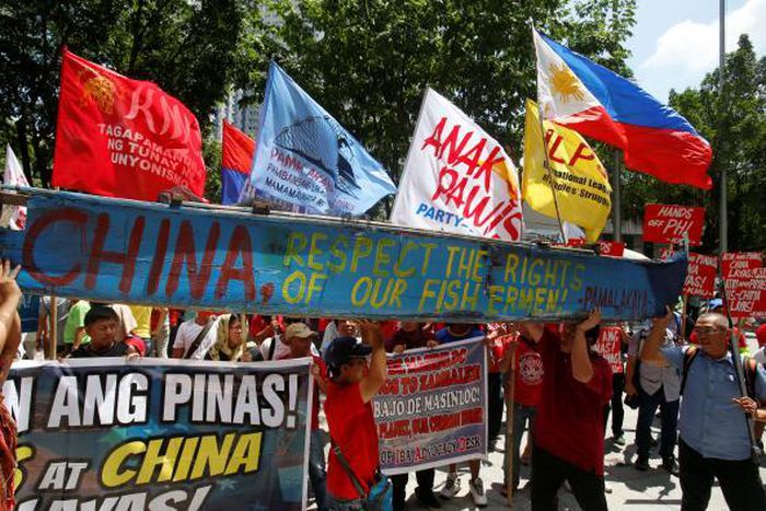 Tribunal says China has no historic title over South China Sea