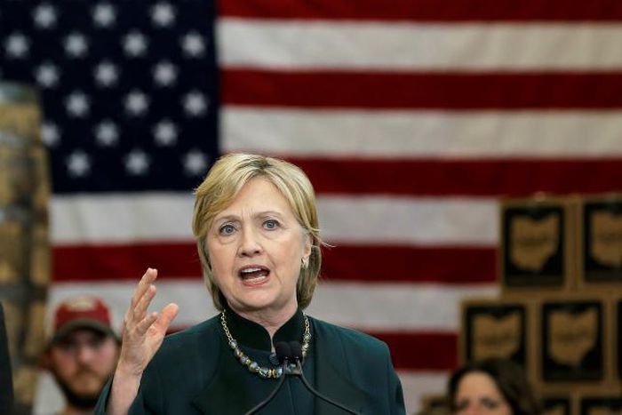 Clinton calls Trump a 'loose cannon,' risky choice for president