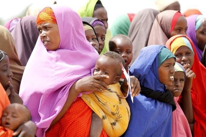 Somali refugees wait to see the United Nations High Commissioner for Refugees (UNHCR) Antonio Guterres at the Ifo camp in Dadaab near the Kenya-Somalia border, May 8, 2015