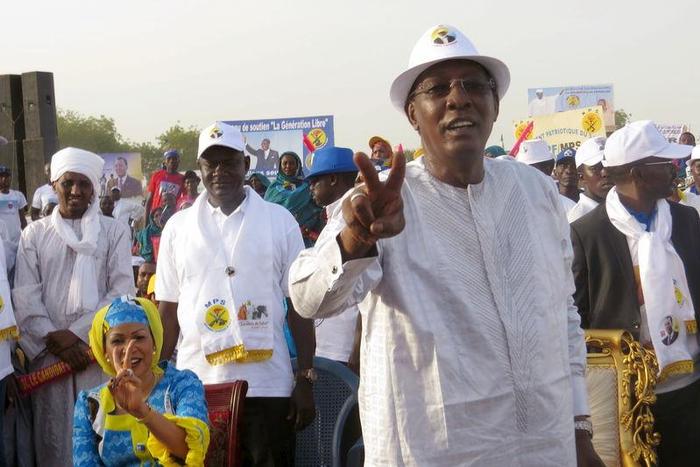 Chadian President Idriss Deby gestures during a campaign rally in Ndjamena, Chad, April 8, 2016. Picture taken April 8, 2016.