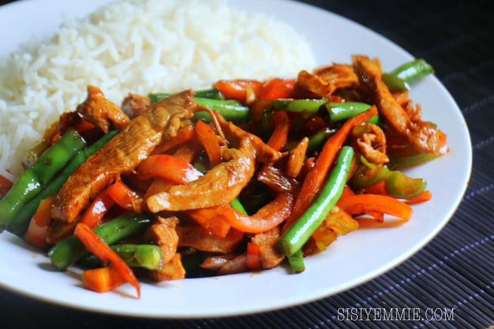 ___5136507___https:______static.pulse.com.gh___webservice___escenic___binary___5136507___2016___6___10___21___Chicken+stir+fry+sisiyemmie