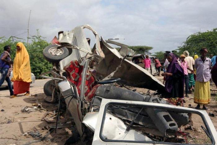 Suicide bombers attack peacekeepers' main base in Somali capital