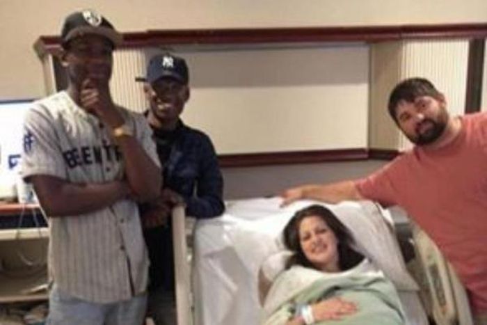 Strangers visit newborn baby after receiving wrong-number text