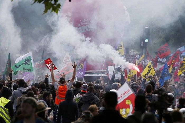 French govt, unions, clash over right to march vs risk of violence