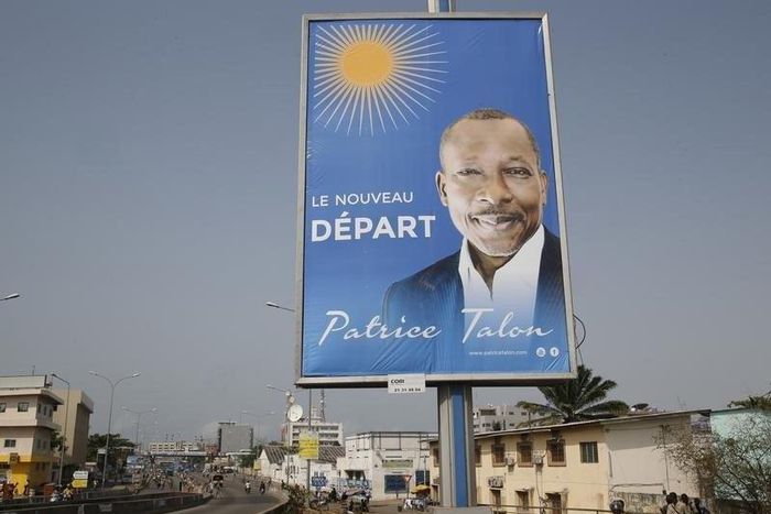A billboard campaigning for presidential candidate, Patrice Talon, is seen along a road in the Akpakpa district in Cotonou, Benin, March 4, 2016.