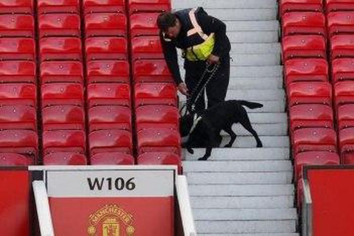 Police Commissioner demands inquiry into Man United fake bomb 'fiasco'