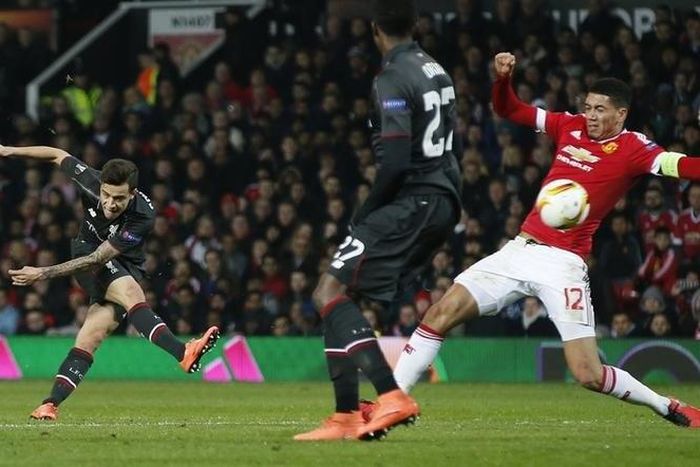 Liverpool's Philippe Coutinho shoots Reuters / Andrew Yates Livepic