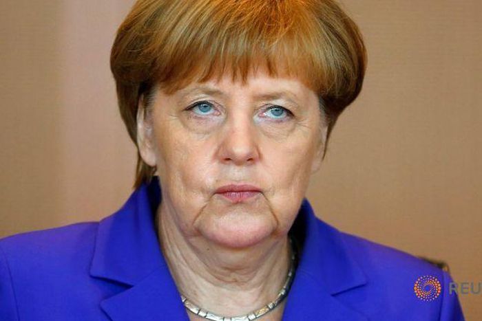 Merkel says expects Slovakia to act as "honest broker" on migrant issue