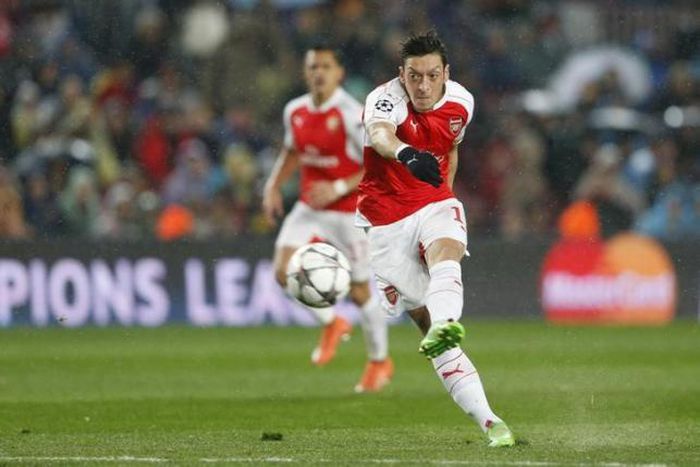 Ozil urges Arsenal to fight for every Premier League point