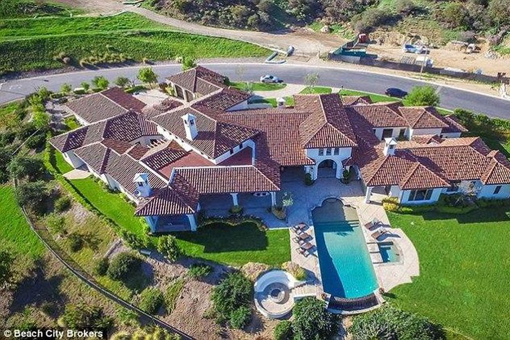 Britney Spears is selling this five-bedroom mansion for $8.9M