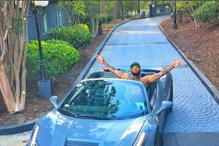 The Game's new blue Ferrari 458
