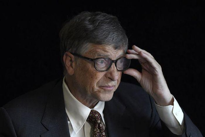  US billionaire philanthropist Bill Gates is left handed
