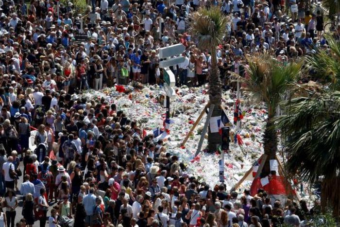 French lawmakers back emergency rule after Nice attack, inquiry sought