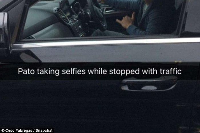 Alexandre Pato takes traffic selfie