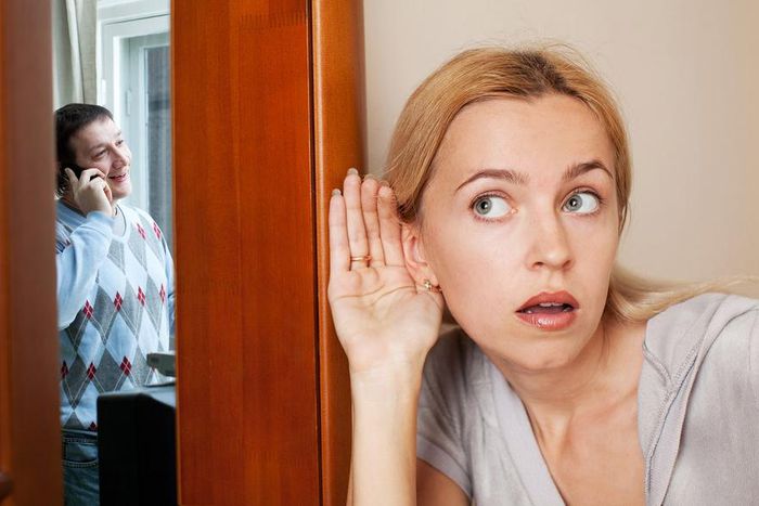 5 ways to secretly snoop on your partner