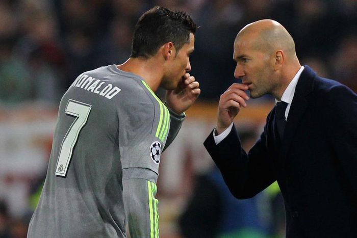 ___4983054___https:______static.pulse.com.gh___webservice___escenic___binary___4983054___2016___5___2___0___cristiano-ronaldo-zinedine-zidane-cropped_ulo527eiiygz1l8y23qqqmjnw