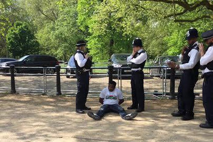 Biafra protester arrested close to Buckingham Palace