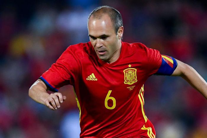 I miss Xavi and Xabi Alonso in Spain - Iniesta