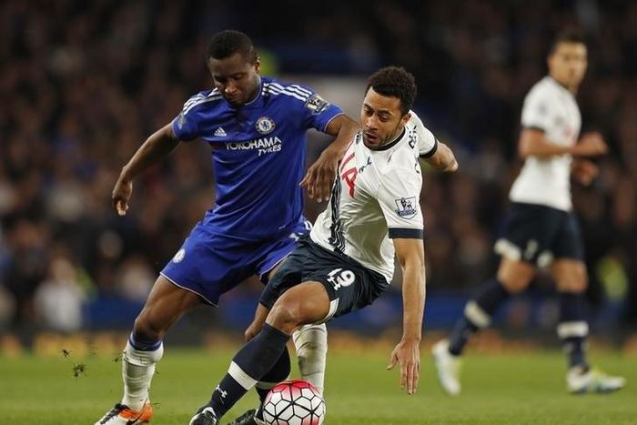 Tottenham's Mousa Dembele and Chelsea's John Obi Mikel in action
Action Images via Reuters / John Sibley
Livepic