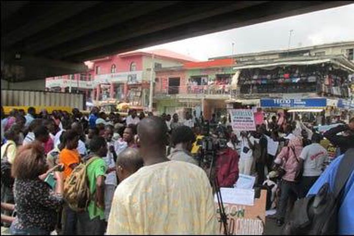 10 things you can relate to if you have been to Ikeja Under-bridge