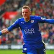 Striker signs new contract with Leicester