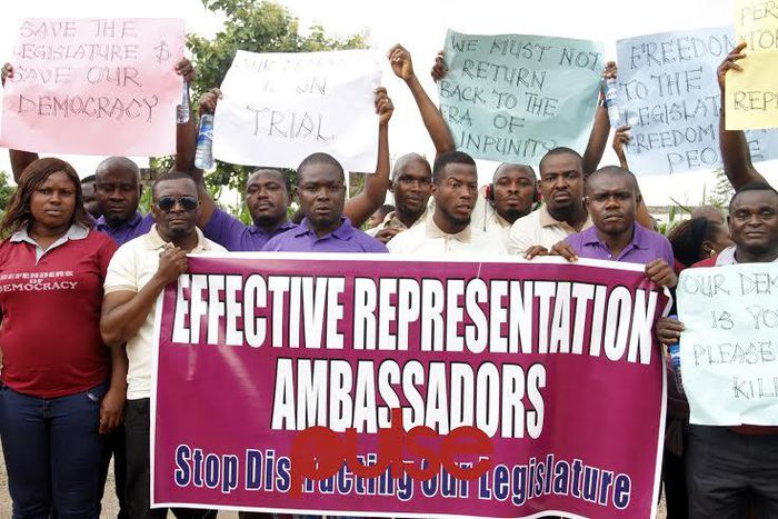 Protesters at the FCT High Court, Abuja (Pulse)