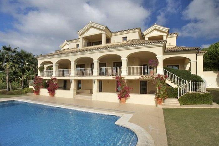 Luxurious Spanish holiday villa