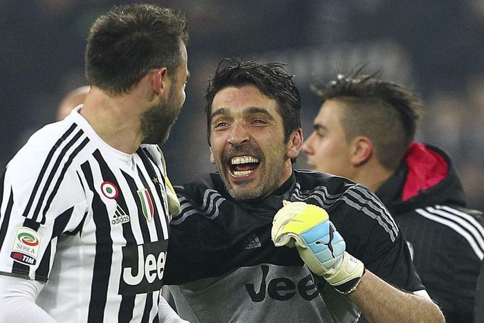 ___5020833___https:______static.pulse.com.gh___webservice___escenic___binary___5020833___2016___5___11___19___andreabarzagligianluigibuffon-cropped_lm2aab8mwhs61rck90l0y8cks