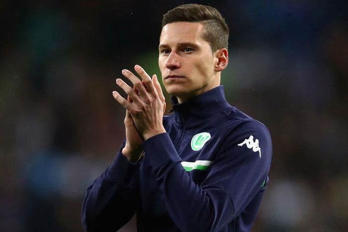 ___4919687___https:______static.pulse.com.gh___webservice___escenic___binary___4919687___2016___4___14___23___julian-draxler-cropped_a0dagax47odz1b7xedpyv6r24