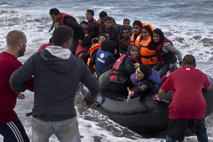 EU border agency says migrant arrivals in Greece drop 90 pct