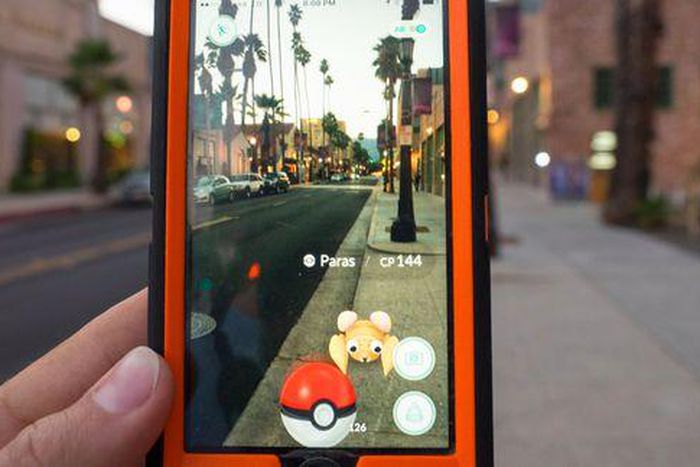 Don't play Pokemon on the railway tracks, Bulgaria says