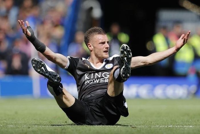 Britain Soccer Football - Chelsea v Leicester City - Barclays Premier League - Stamford Bridge - 15/5/16
Leicester's Jamie Vardy reacts
Reuters / Eddie Keogh
Livepic/Files