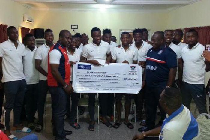 Super Eagles players and Ifeanyi Ubah