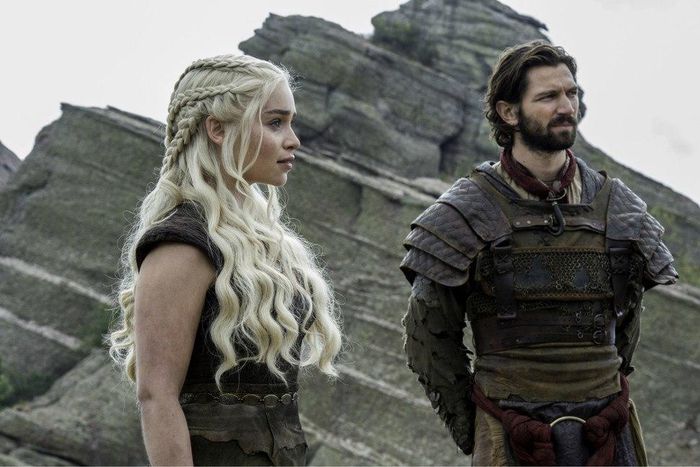 Daenerys Targaryen (Emilia Clarke) and Daario Naharis (Michiel Huisman