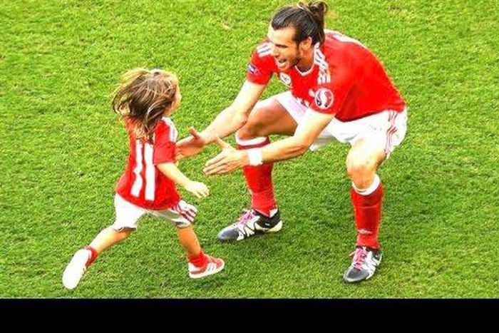 ___5287320___https:______static.pulse.com.gh___webservice___escenic___binary___5287320___2016___7___20___17___when-kids-meet-their-heroes